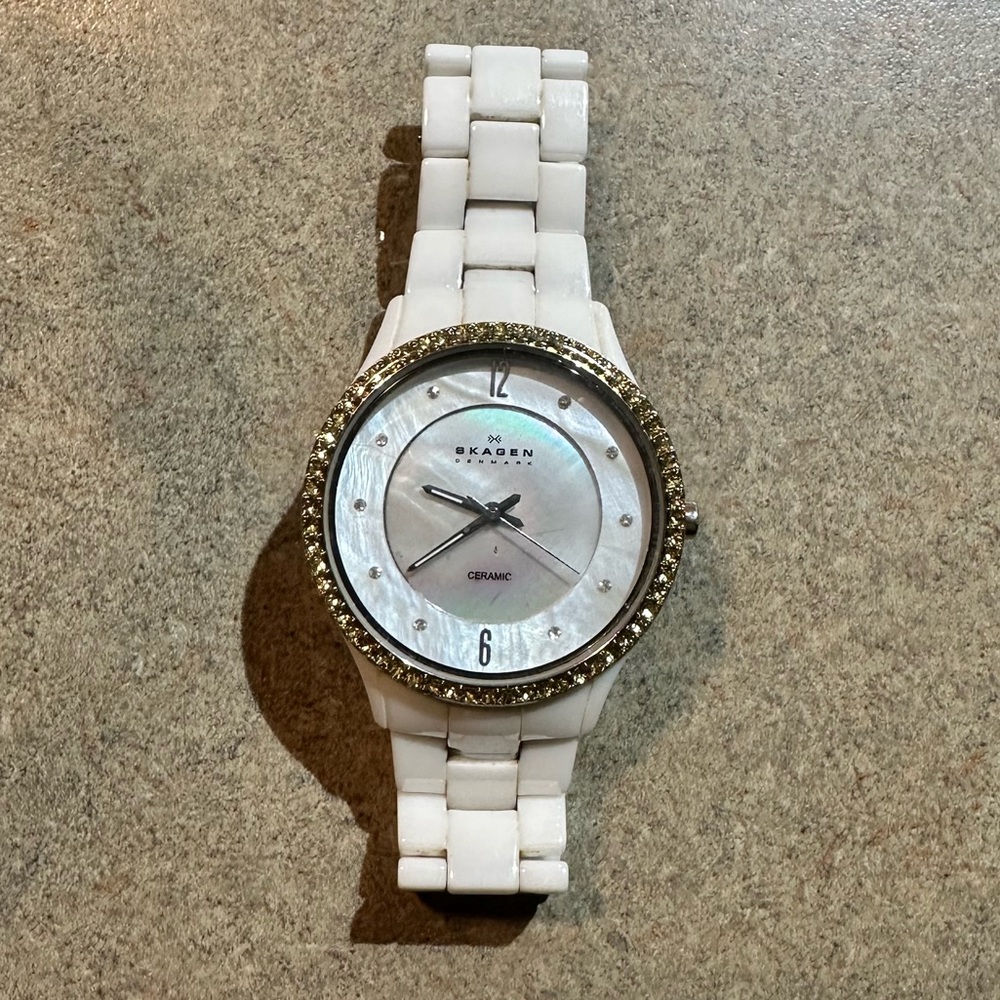 Skagen Denmark 347LWSXC Women's White Ceramic Analog Dial Quartz Genuine Watch